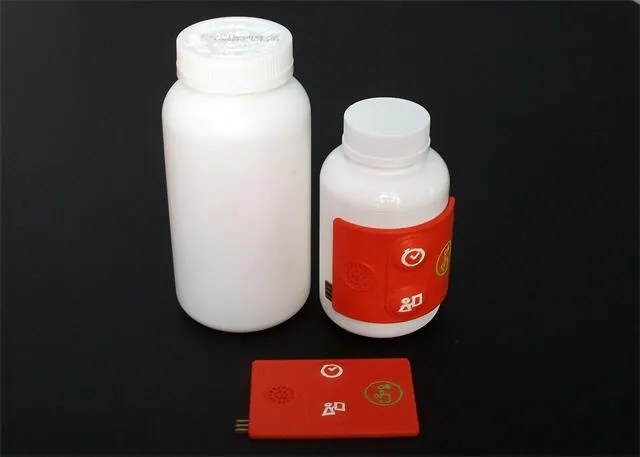 Voice Label是一種具有用藥語音說明與時間提示功能的電子標籤，提供使用者用藥時的自我協助，並確保用藥正確和安全。