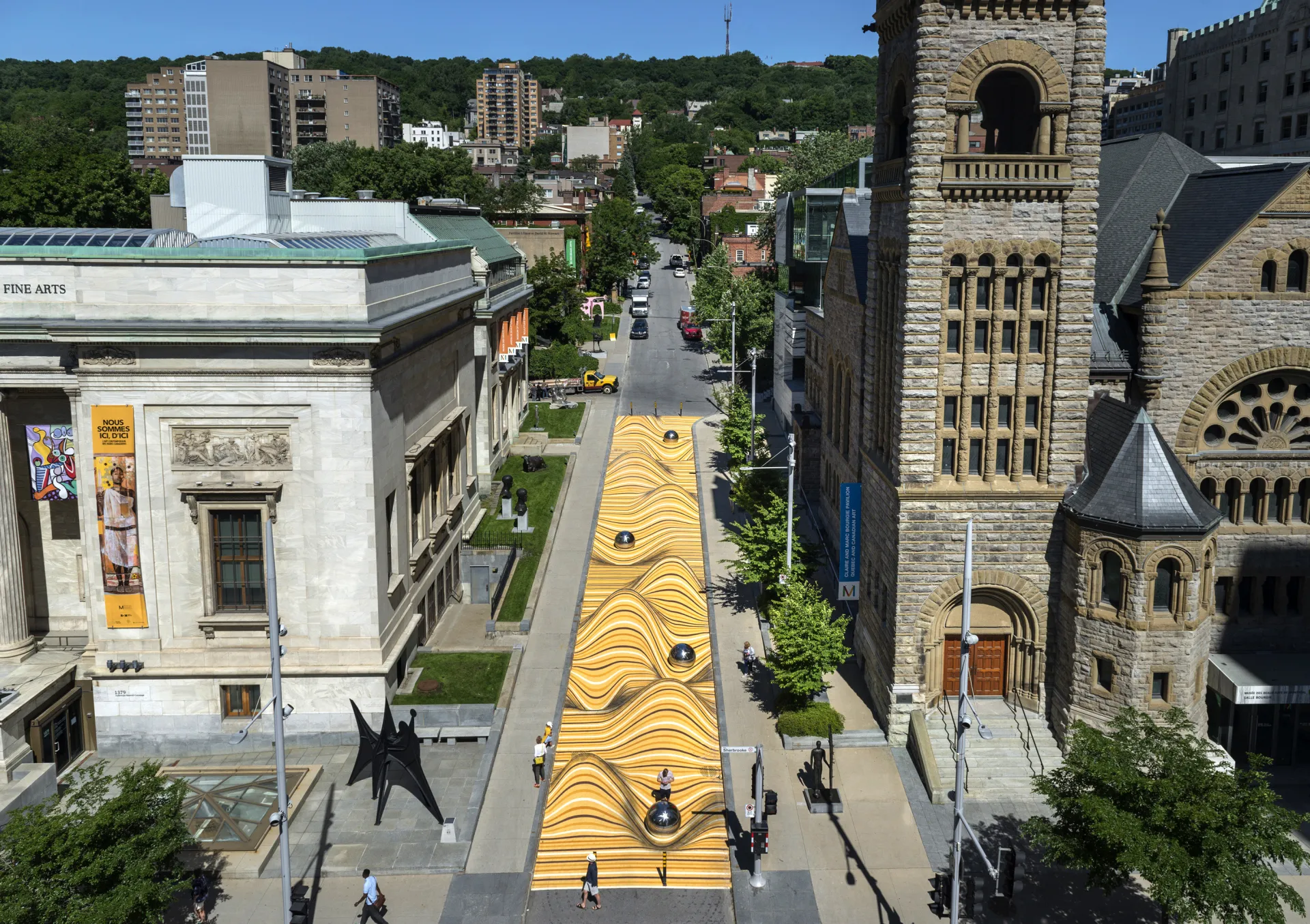 he MBAM uses an annual design competition as an opportunity to choose among local designers to recreate its outdoor extended space.