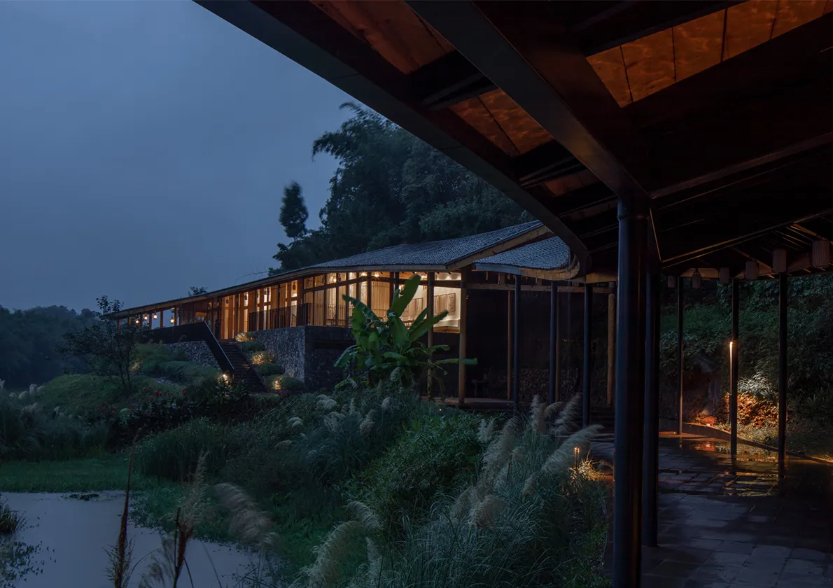 两座书院之间用廊相连,营造“绕屋”之“象”的同时,增加户外多功能空间,赋予书院更多元的生命力